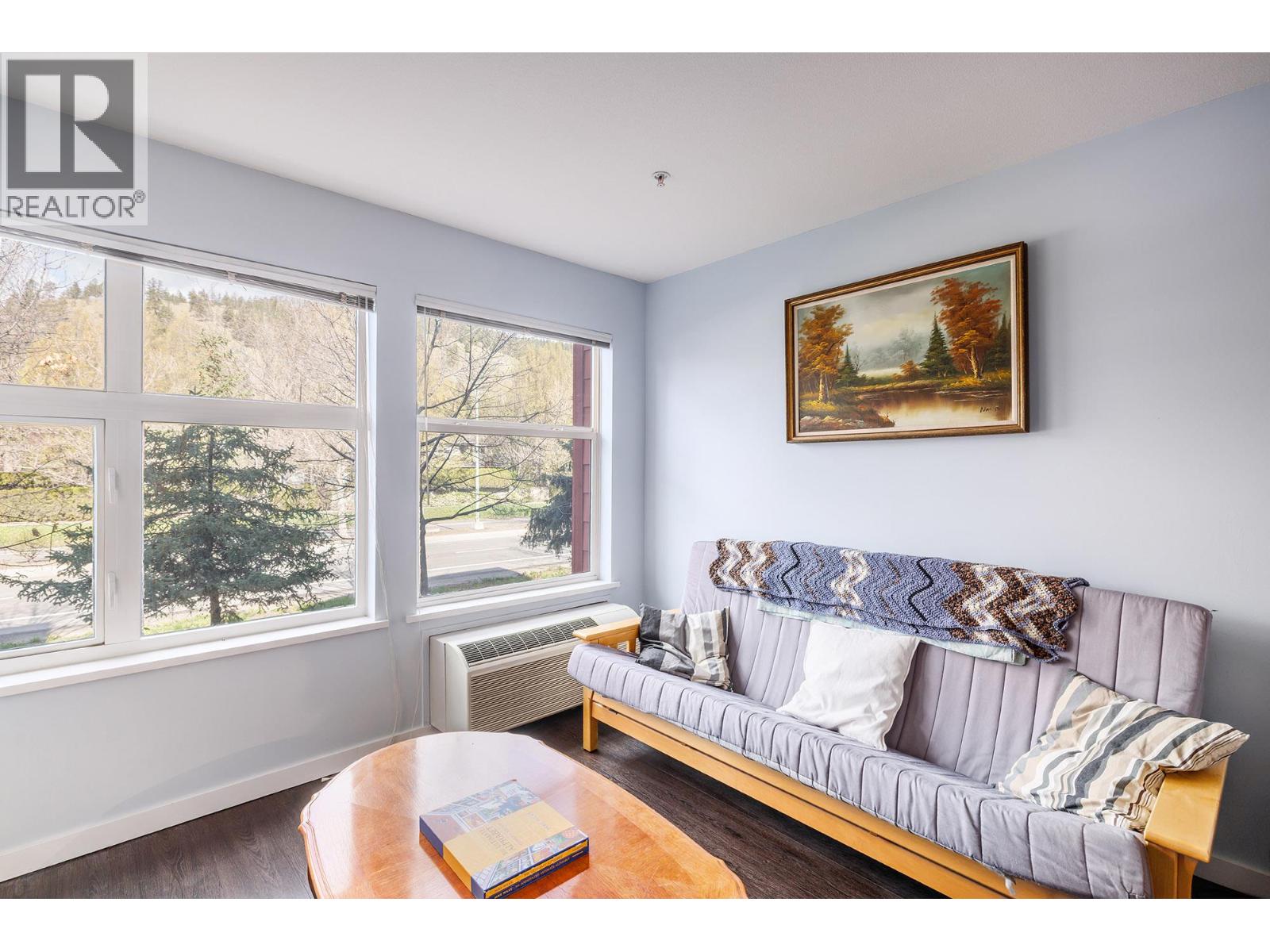 206 555 Yates Road, Kelowna