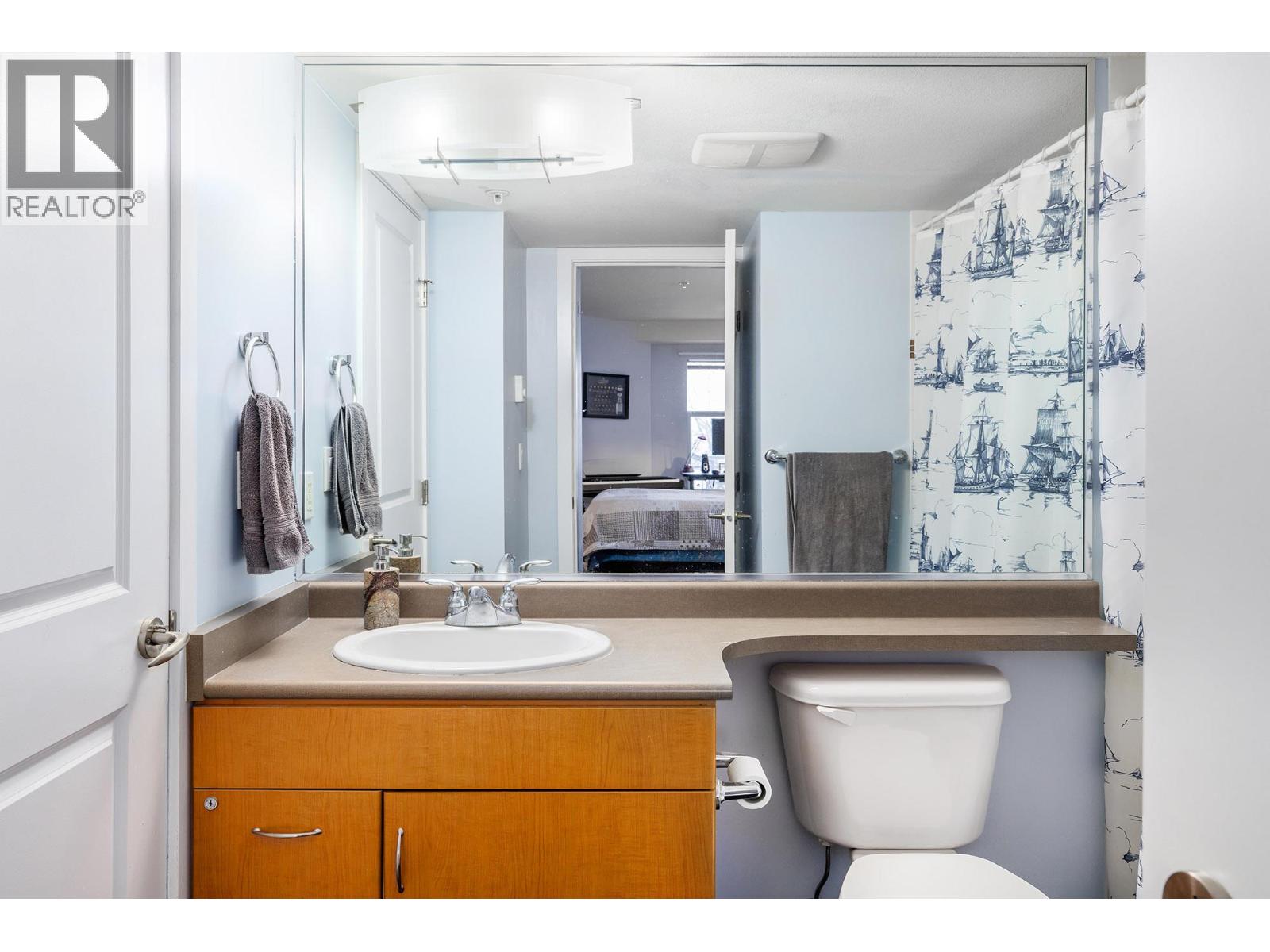 206 555 Yates Road, Kelowna