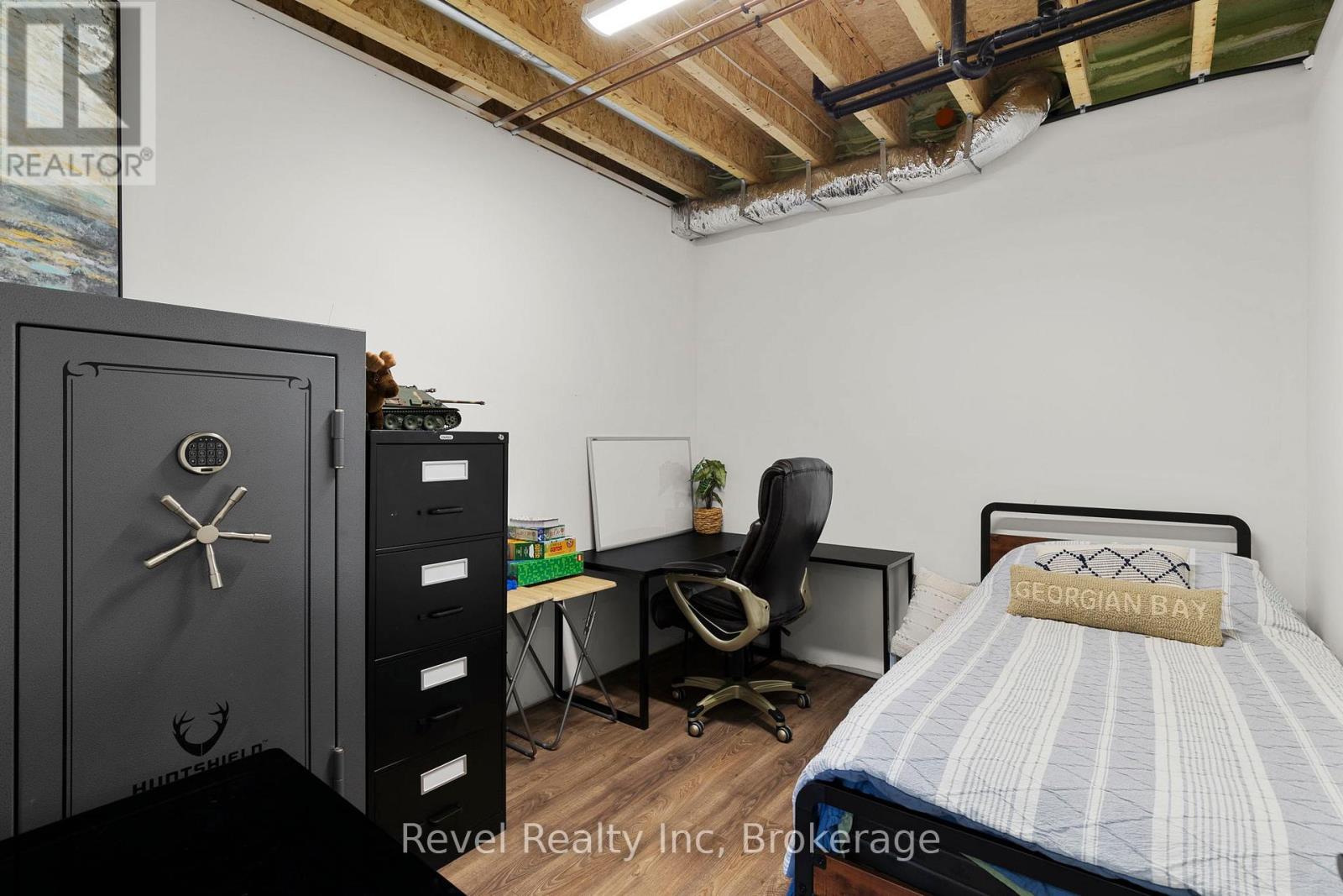 Extra Bedroom or Den