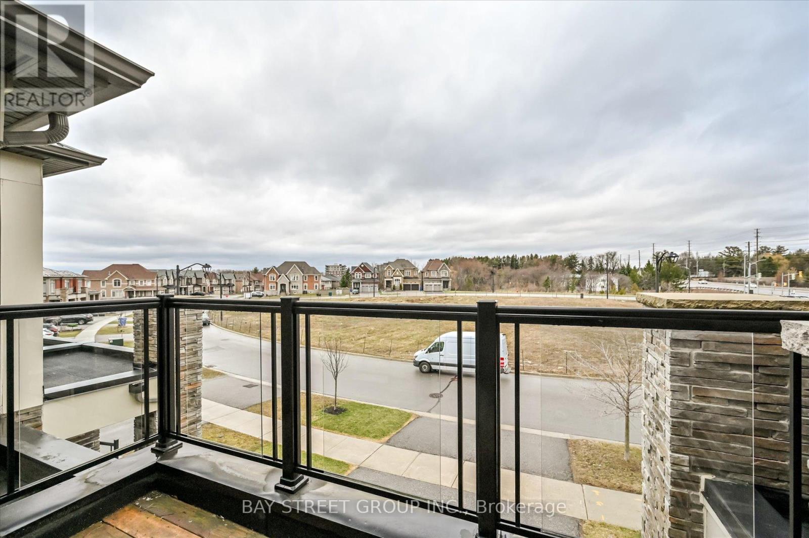 143 BADGEROW WAY - 32