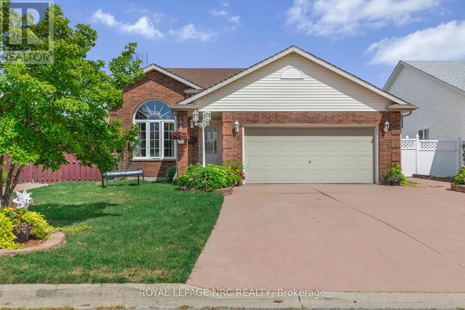 46 FOXHILL CRESCENT - 1