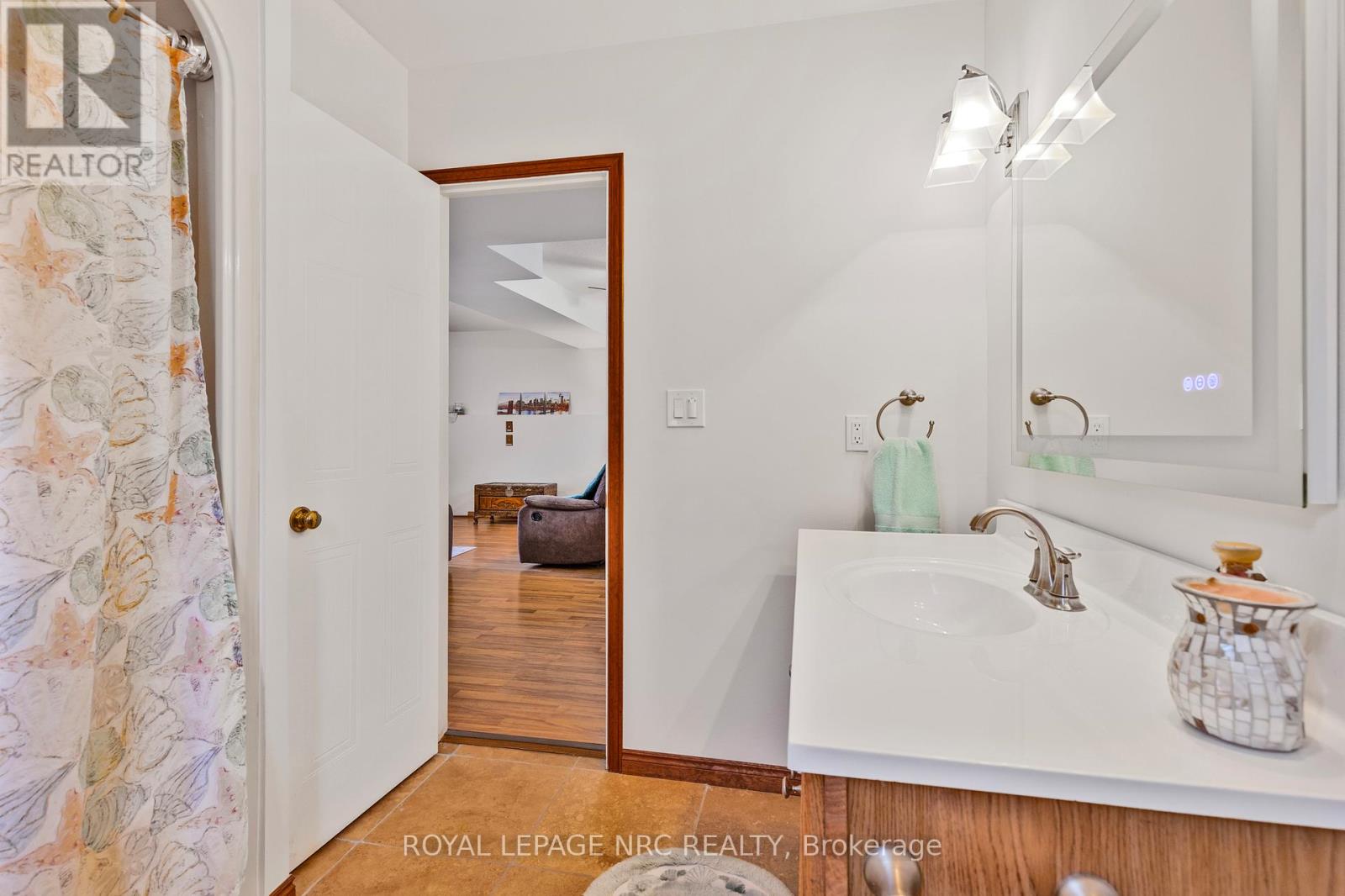 46 FOXHILL CRESCENT - 23