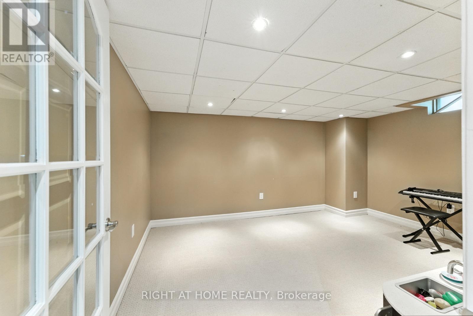 65 SUNVALE PLACE - 40