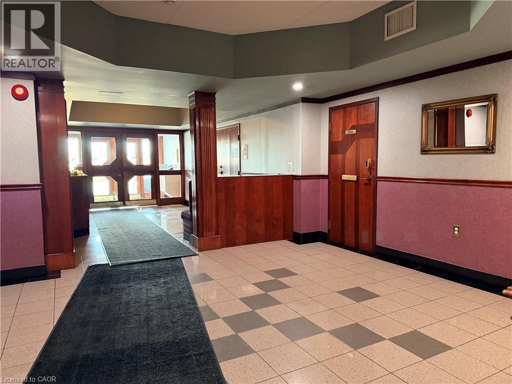 405 ERB Street Unit# 502, Waterloo, Ontario, N2L1W7 — Photo 16