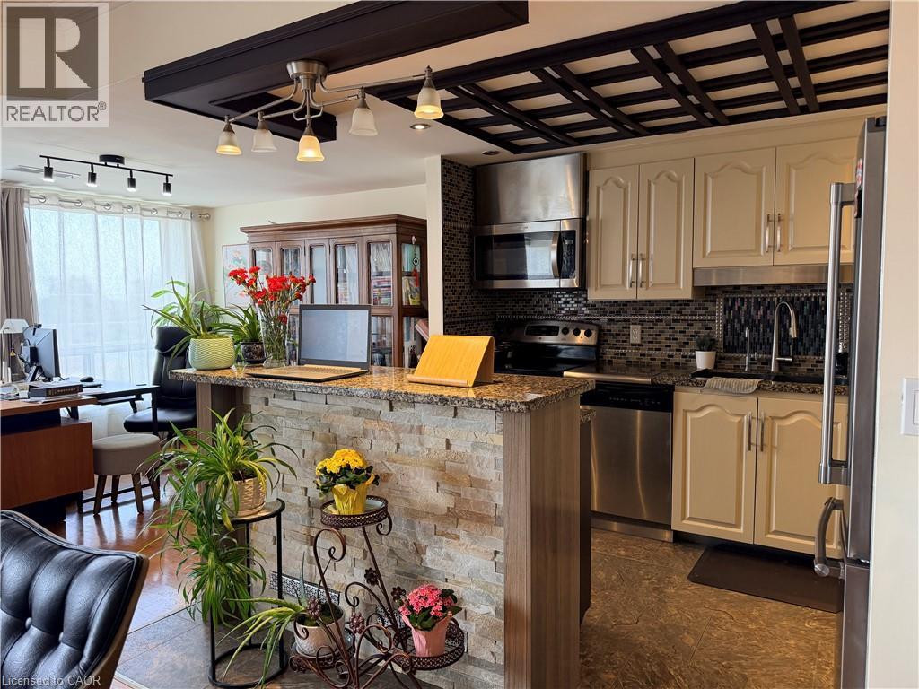 405 ERB Street Unit# 502, Waterloo, Ontario, N2L1W7 — Photo 3