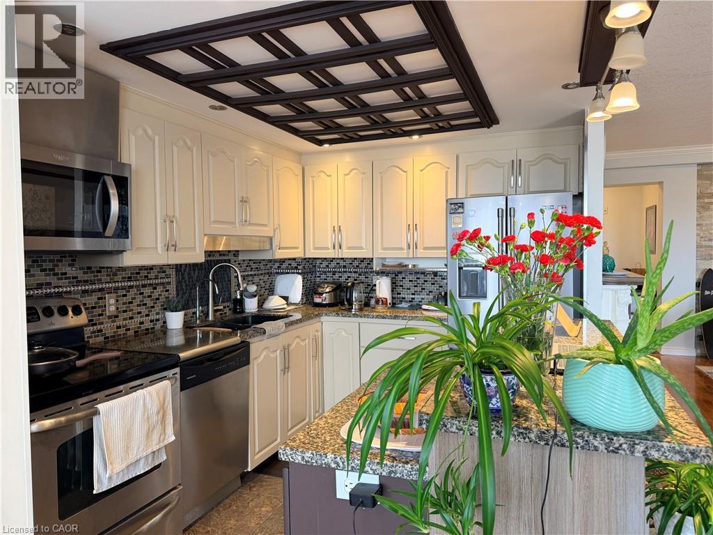 405 ERB Street Unit# 502, Waterloo, Ontario, N2L1W7 — Photo 4