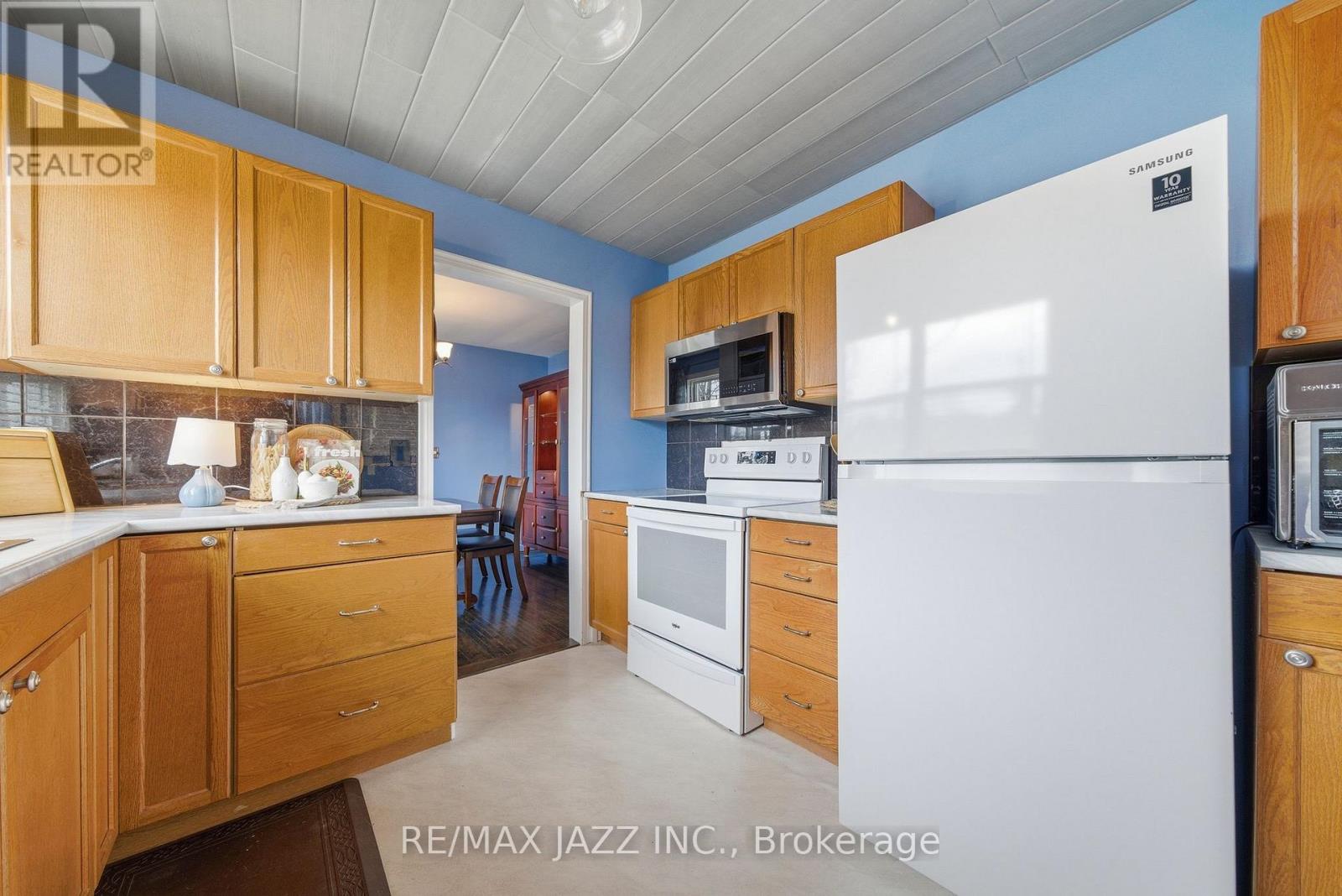 194 ST LAWRENCE STREET W - 10