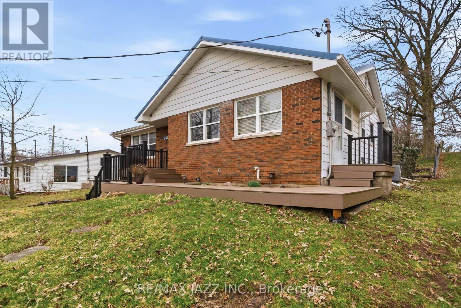 194 ST LAWRENCE STREET W - Image 3