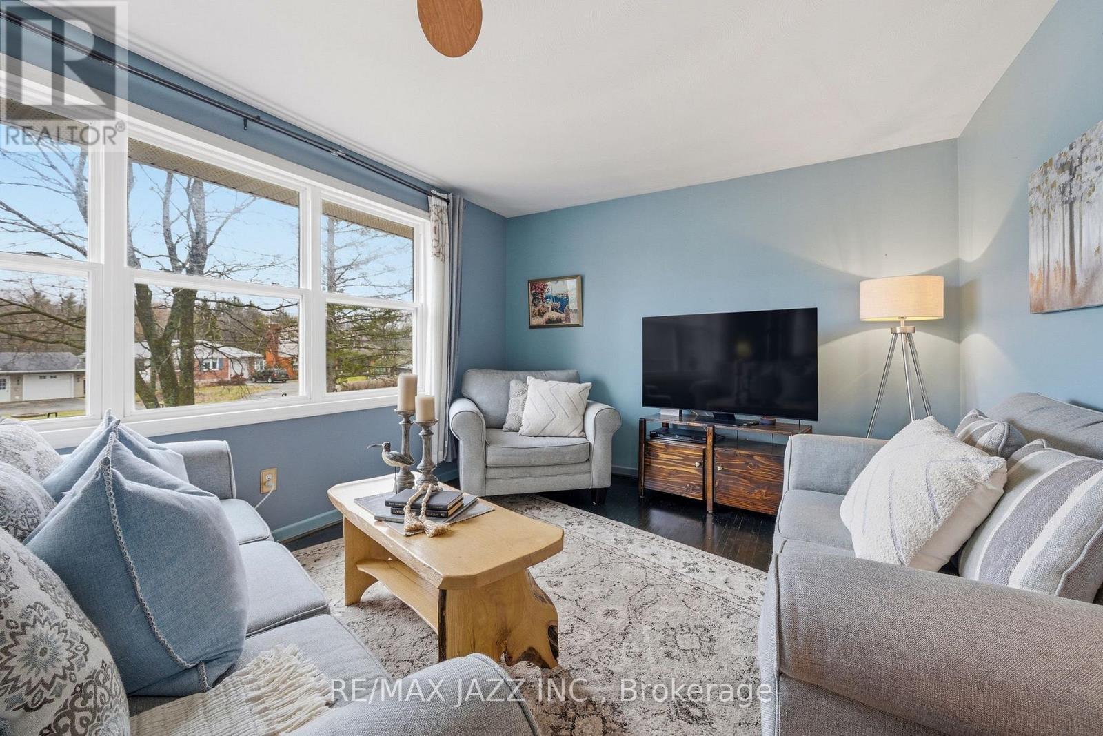 194 ST LAWRENCE STREET W - 5