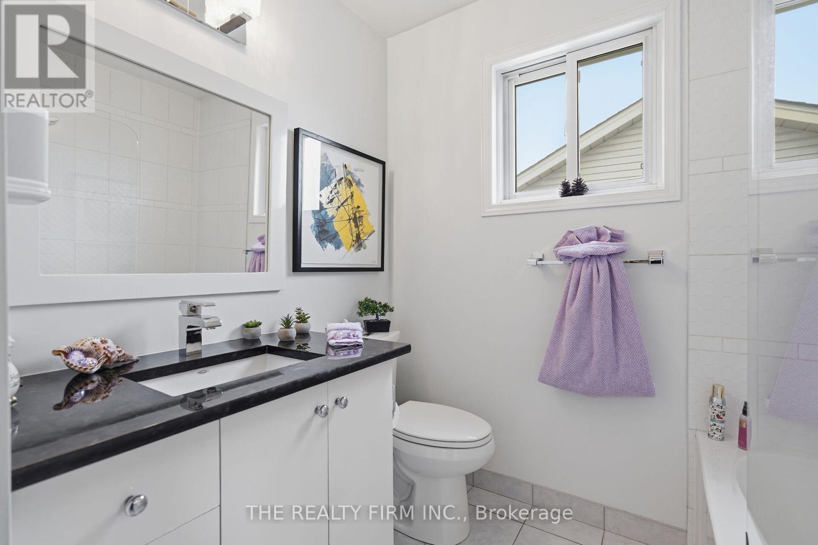 815 DEVERON CRESCENT Property Photo