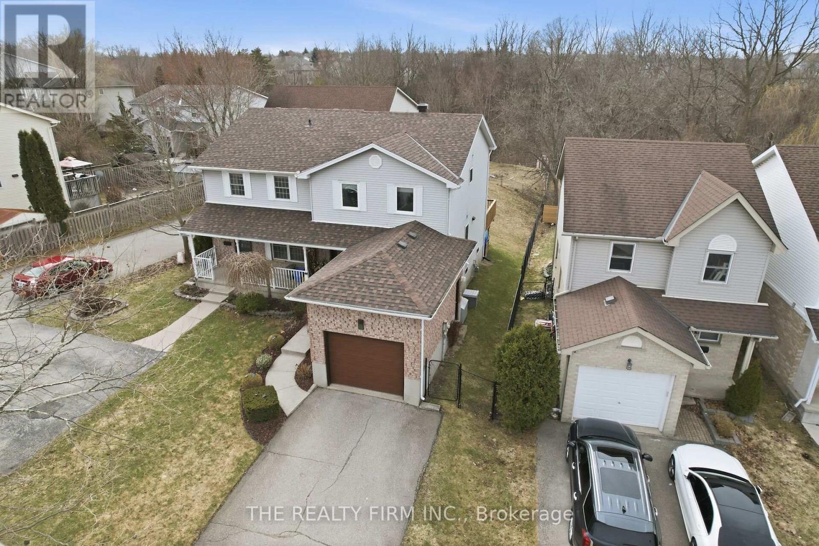 815 DEVERON CRESCENT Property Photo