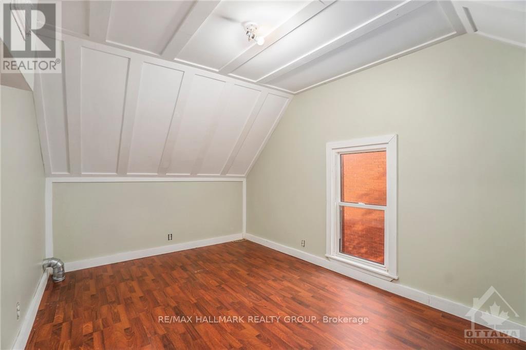 42 CHURCH STREET W - 13