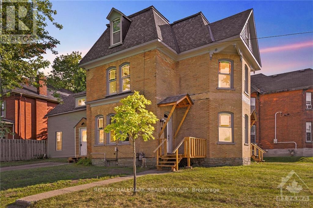 42 CHURCH STREET W - 2