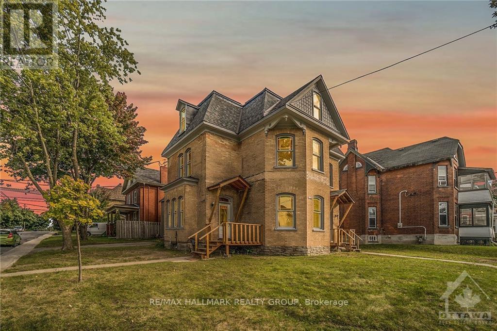 42 CHURCH STREET W - 3