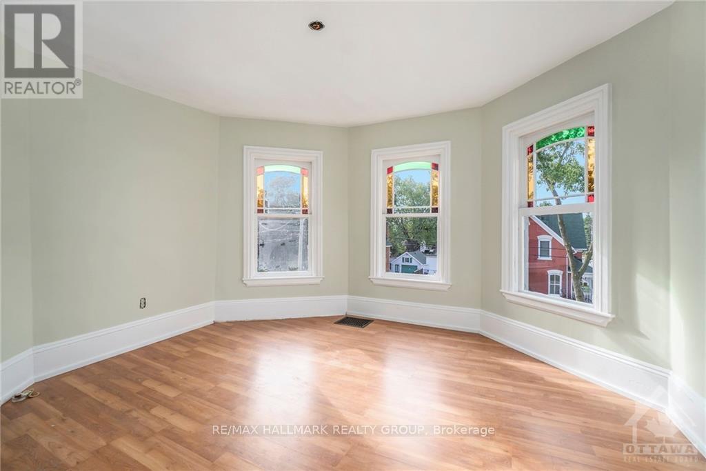 42 CHURCH STREET W - 8