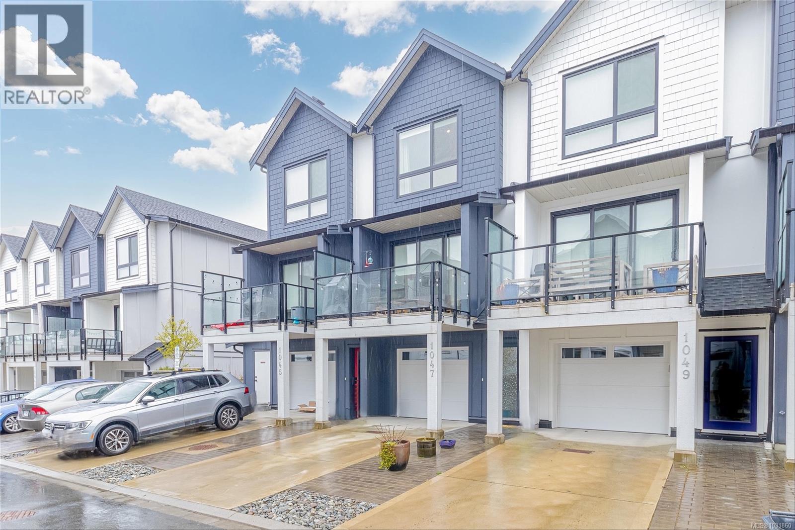 1047 BOXCAR CLOSE - Image 2