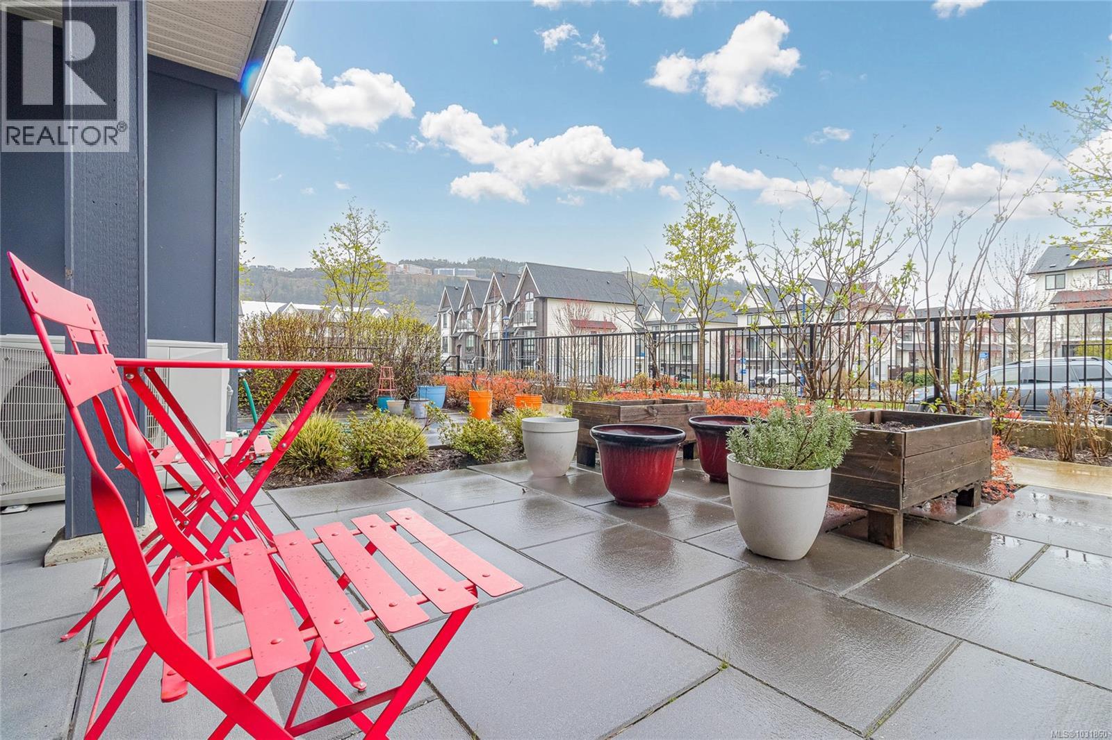 1047 BOXCAR CLOSE - 29