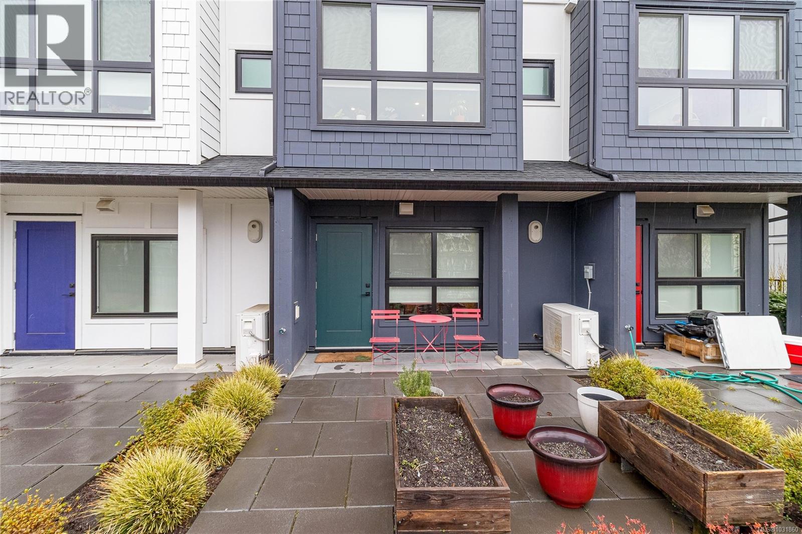 1047 BOXCAR CLOSE - 30