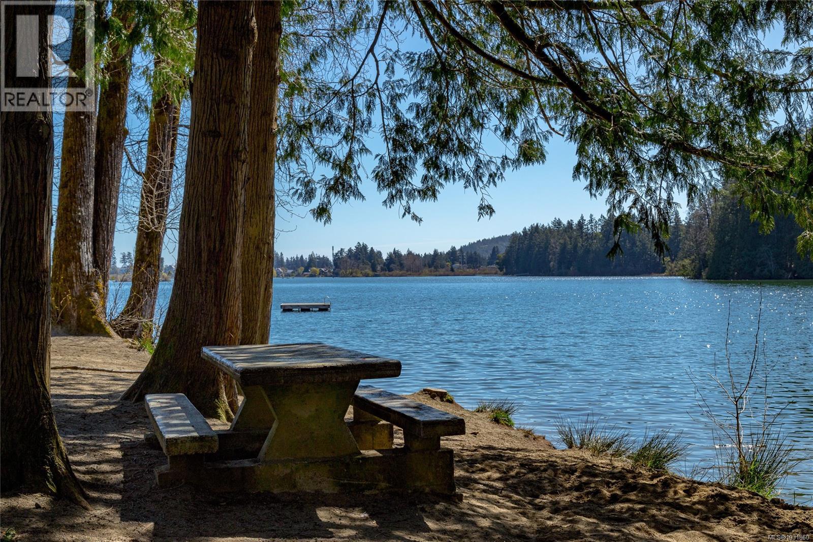 1047 BOXCAR CLOSE - 35