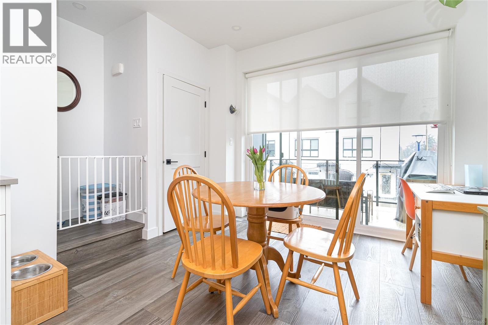 1047 BOXCAR CLOSE - 9