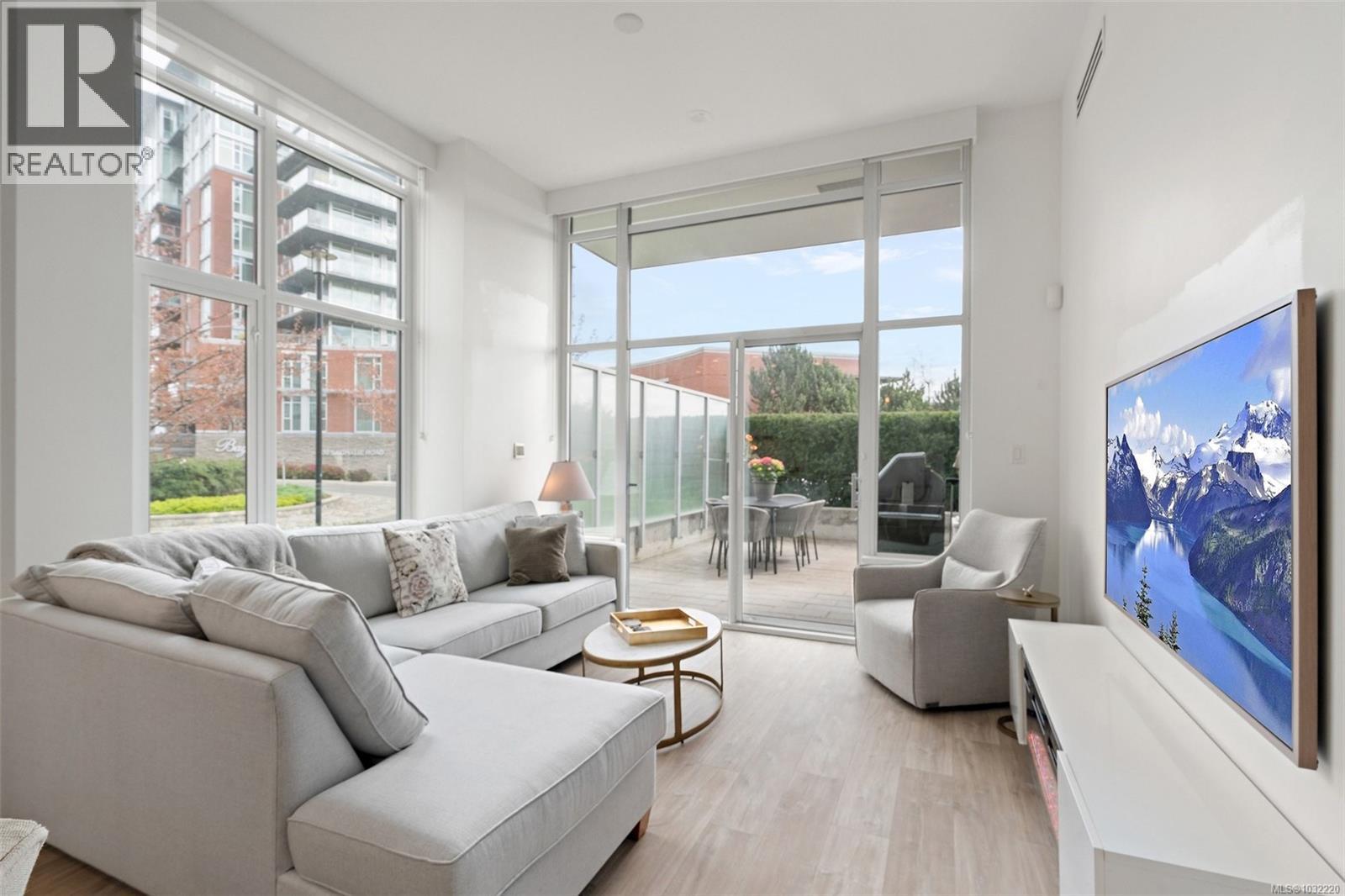 #103 70 Saghalie Rd - 10