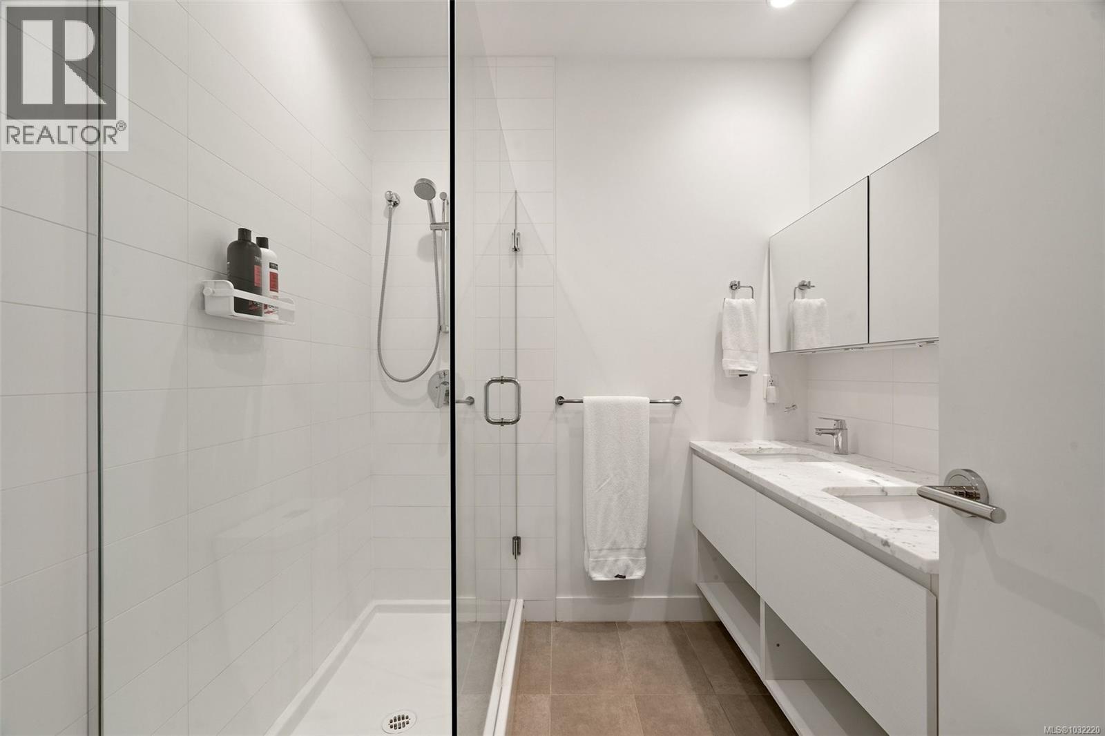 #103 70 SAGHALIE RD - 16