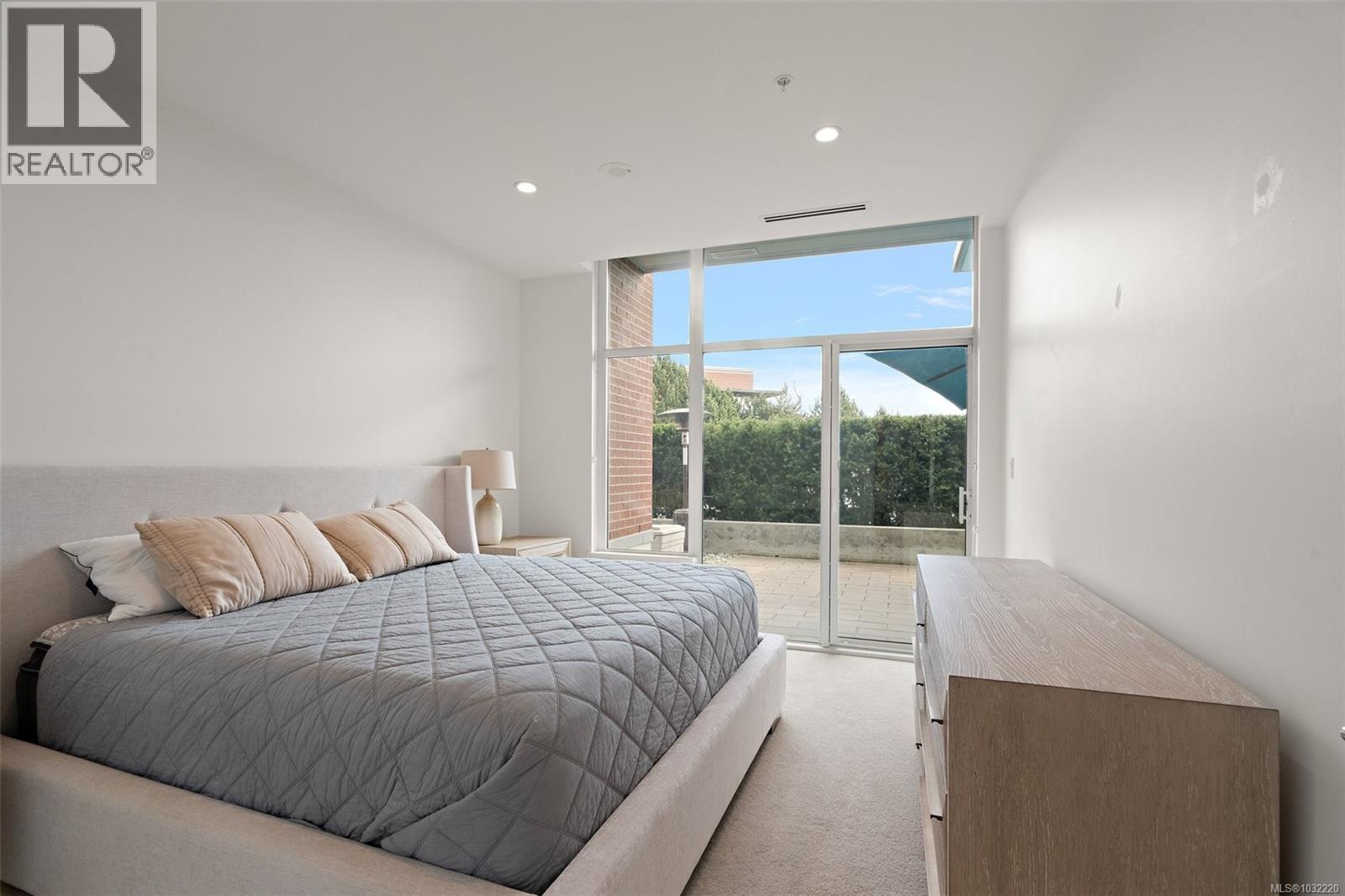 #103 70 SAGHALIE RD - 17