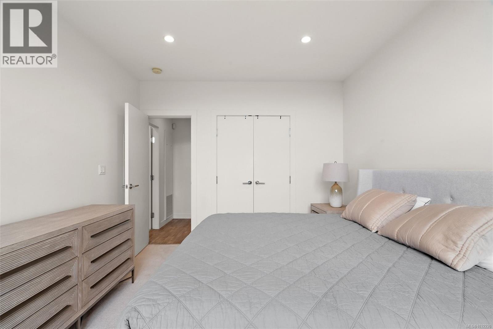 #103 70 SAGHALIE RD - 18