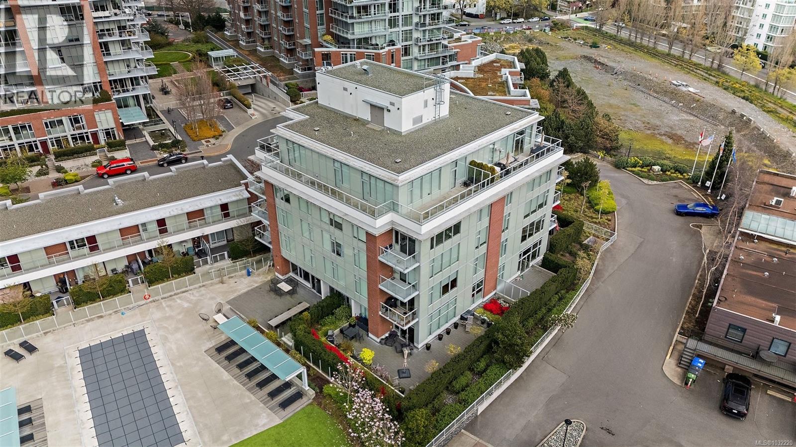 #103 70 SAGHALIE RD - Image 3