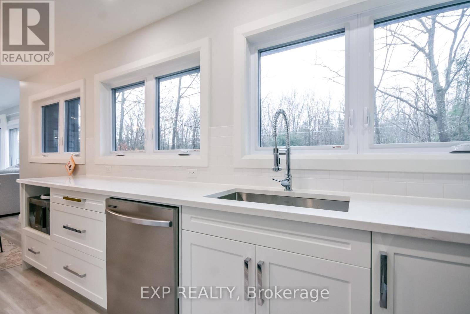 39 BECKETTS SIDE ROAD - 35