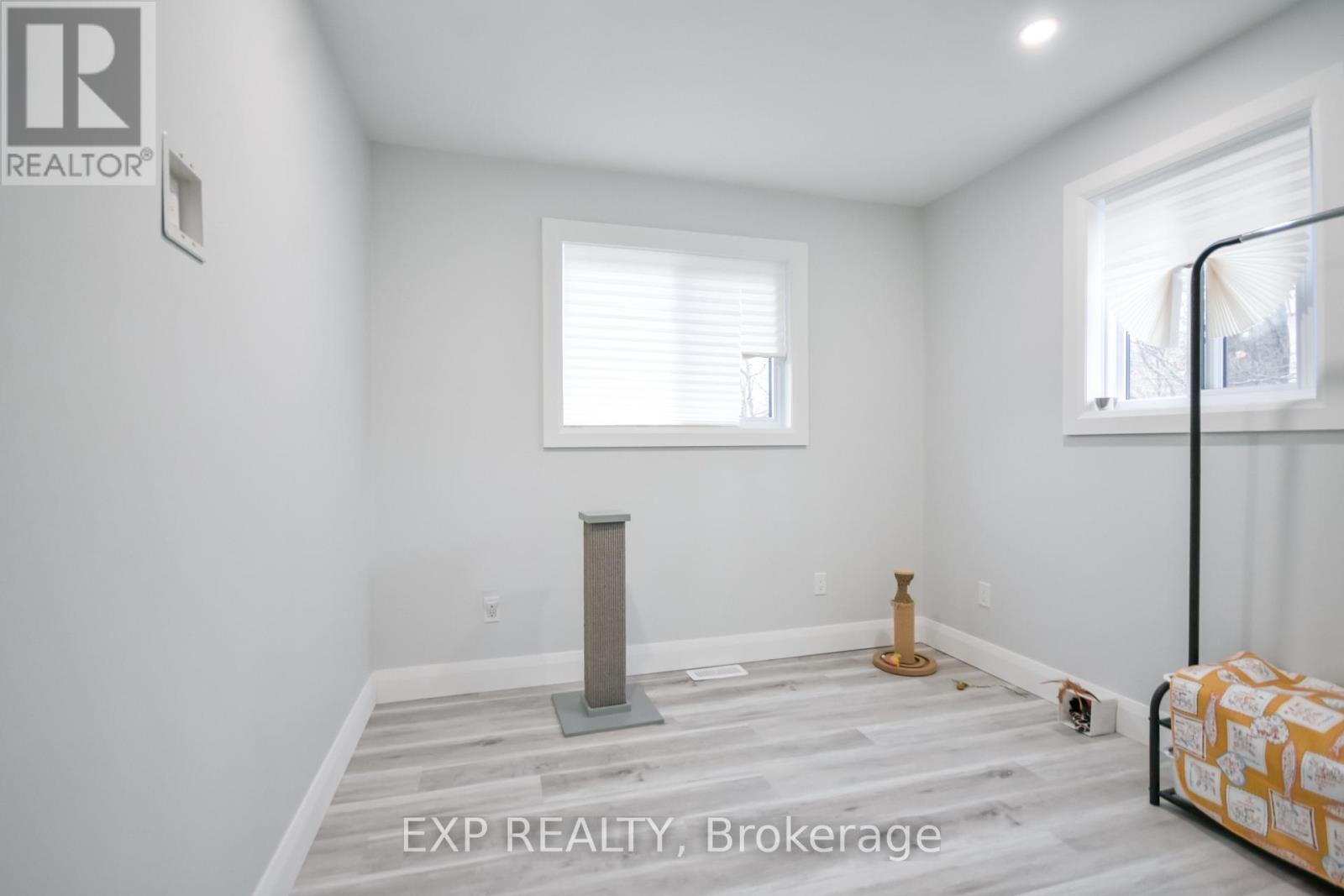 39 BECKETTS SIDE ROAD - 46