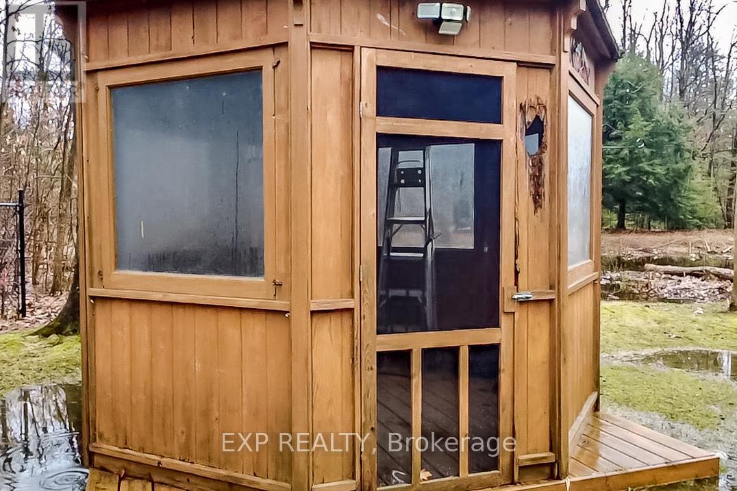 39 BECKETTS SIDE ROAD - 6