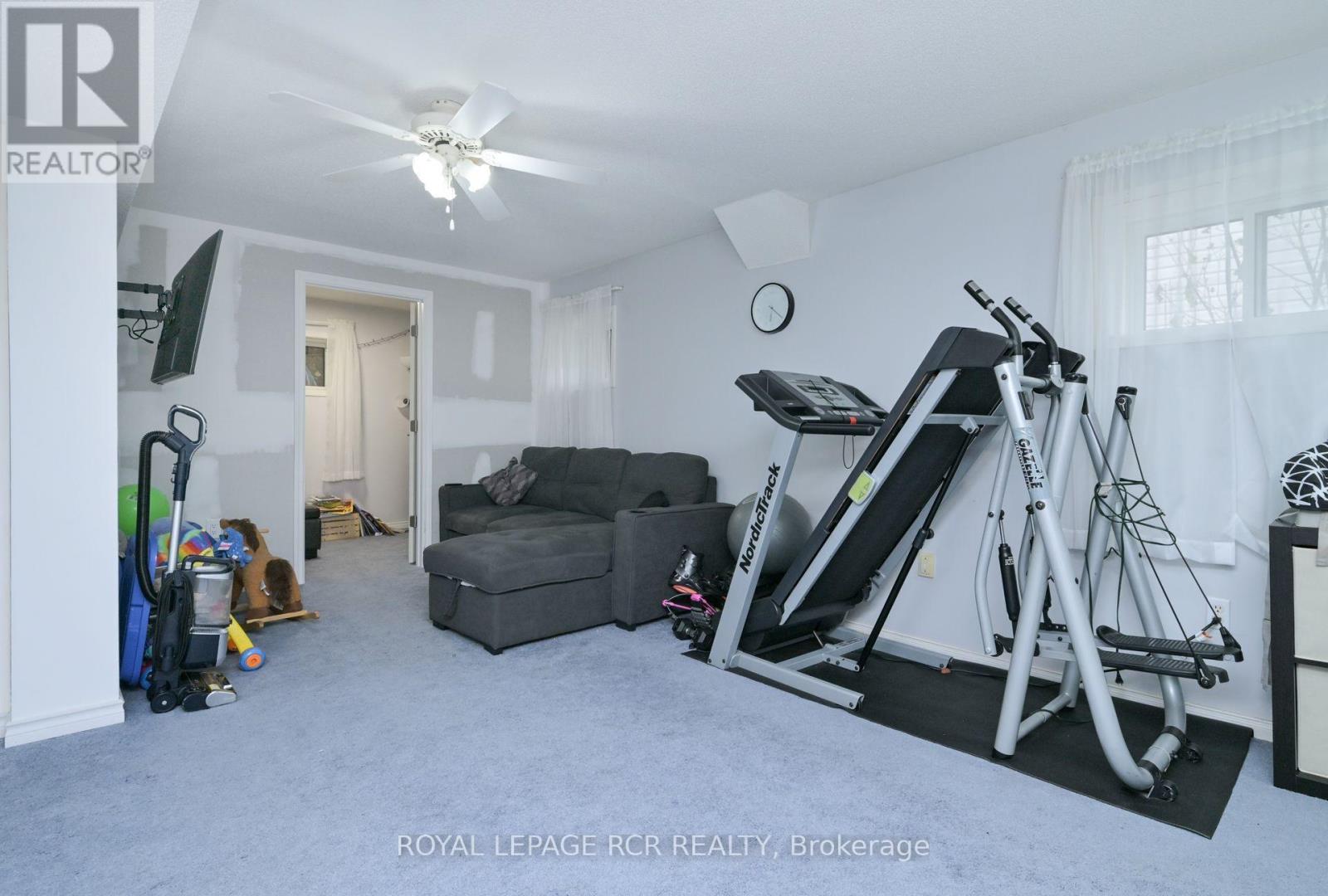 121 DYER DRIVE - 20