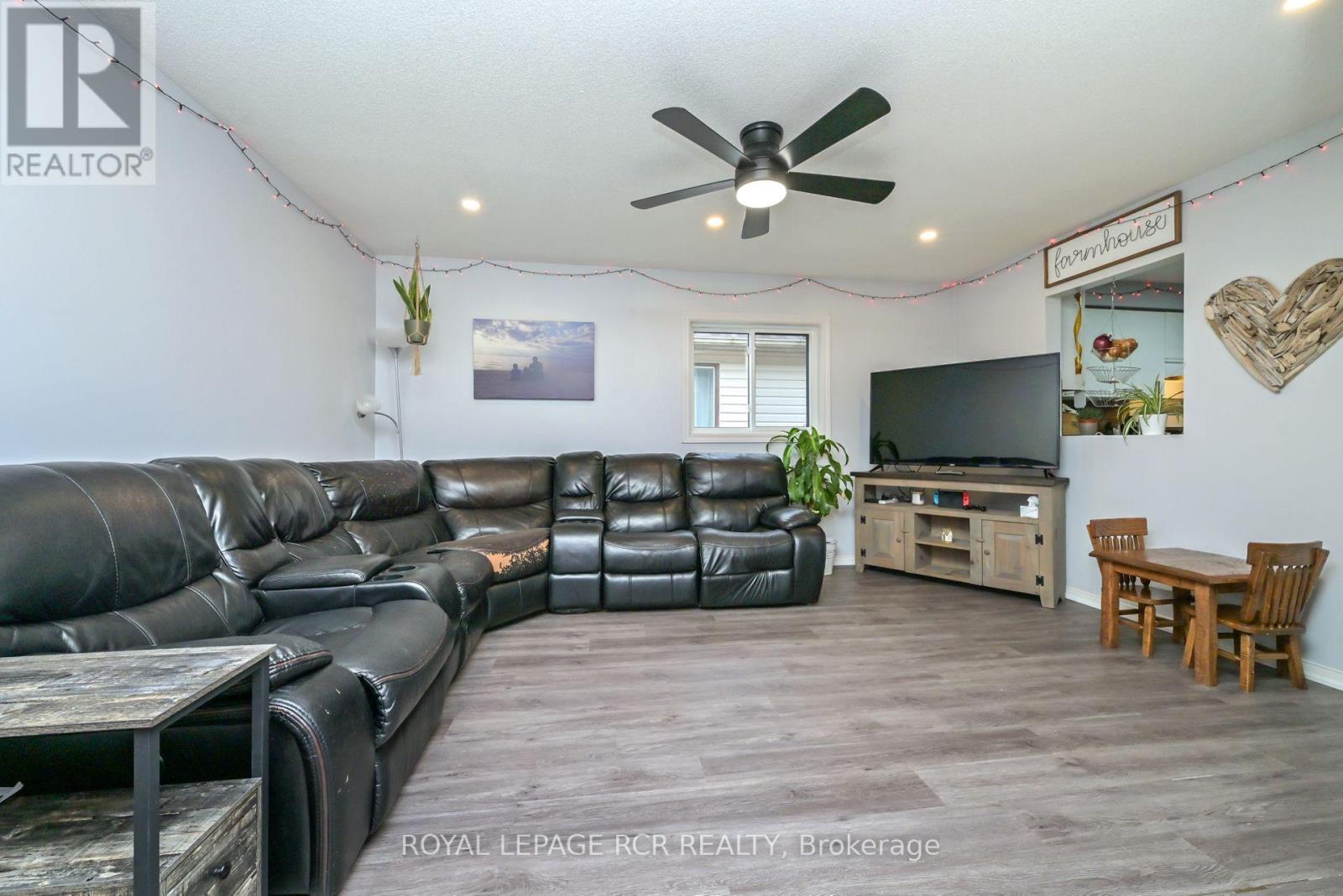 121 DYER DRIVE - 6