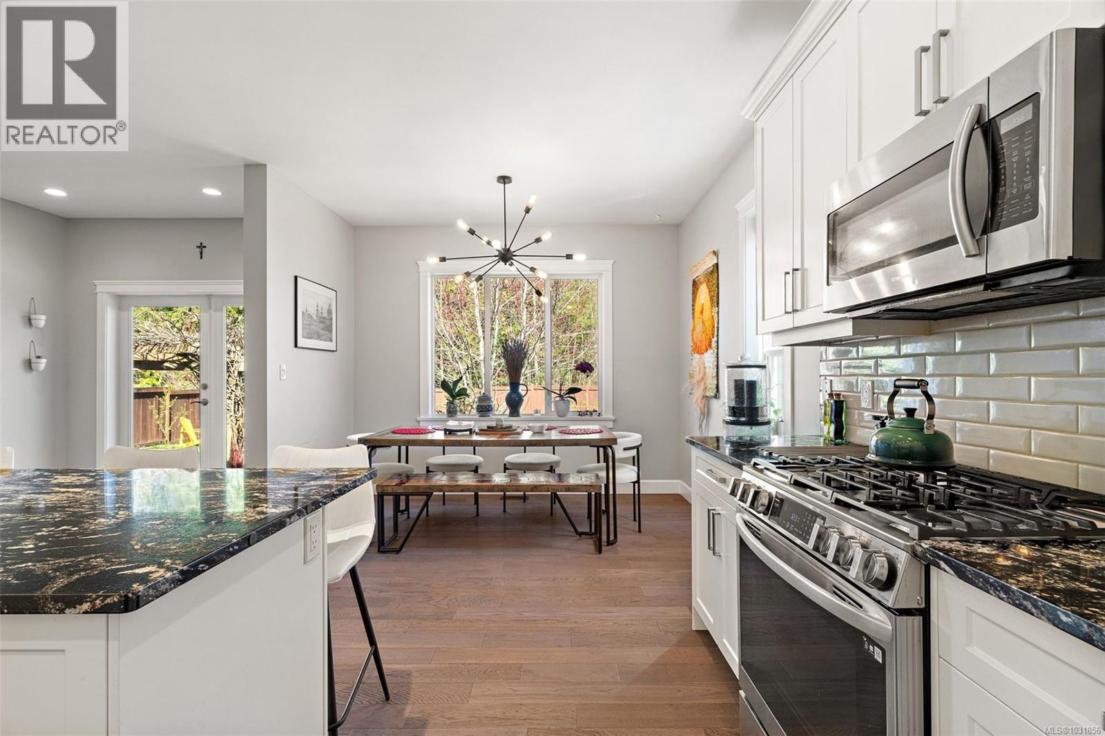 1385 HUTCHINSON RD - 9