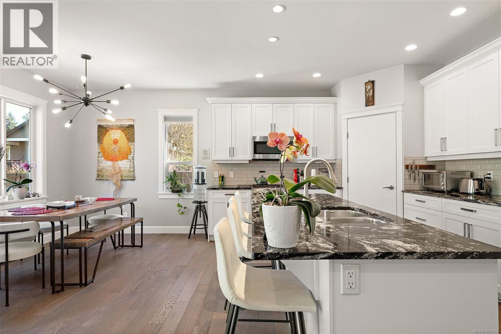 1385 HUTCHINSON RD - 7