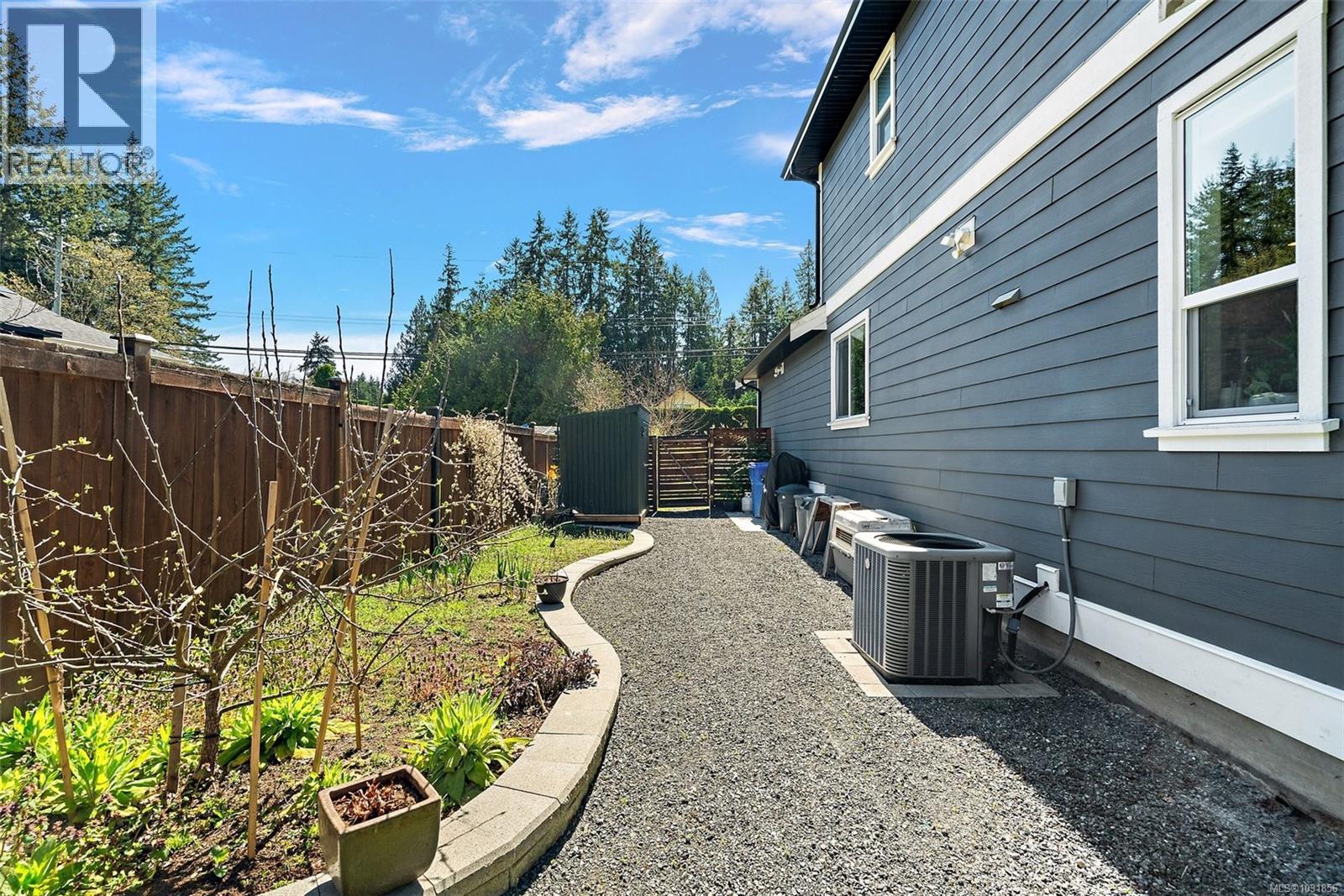 1385 HUTCHINSON RD - 35