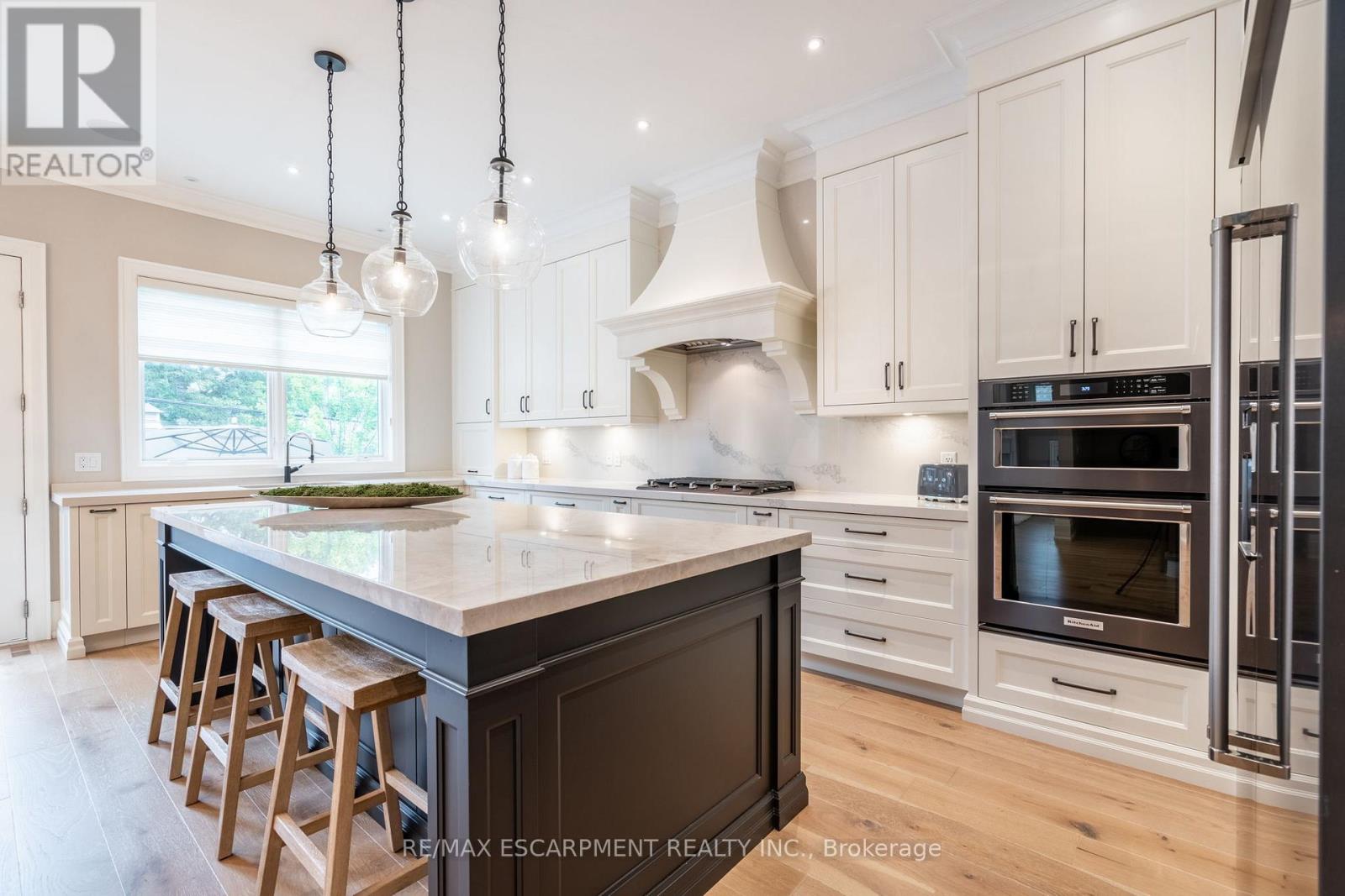385 PINE COVE ROAD - 3