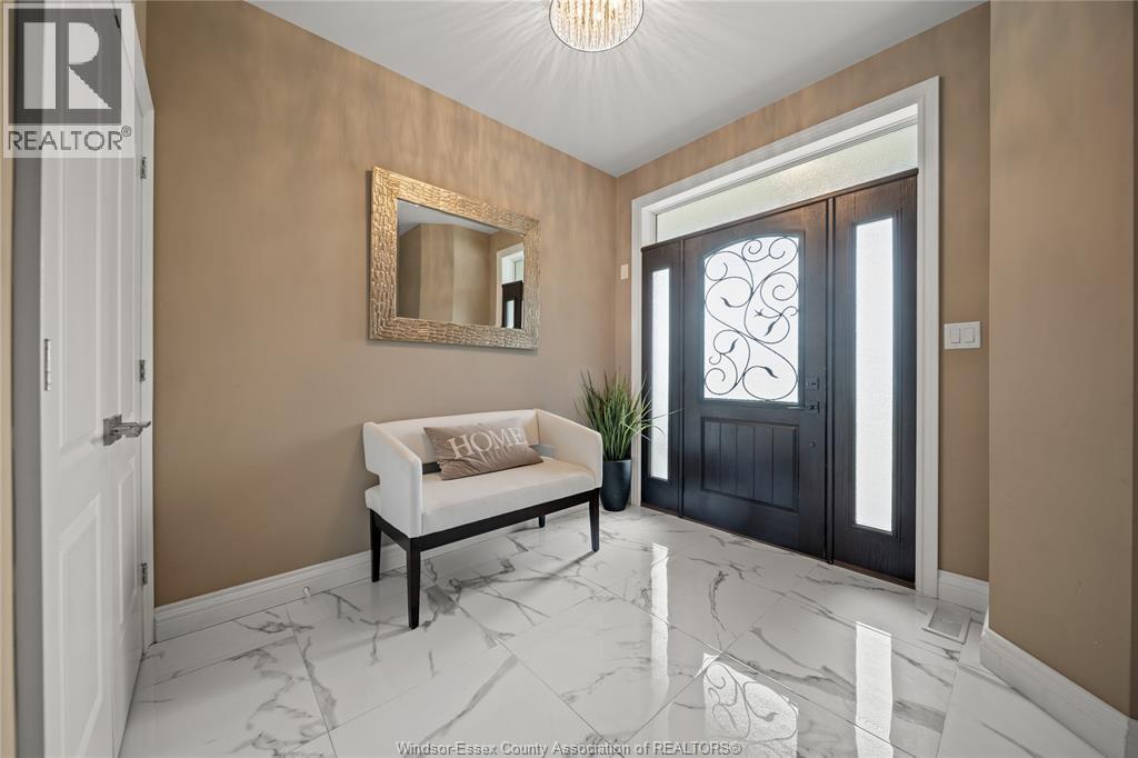 24 PEACHTREE LANE - 5