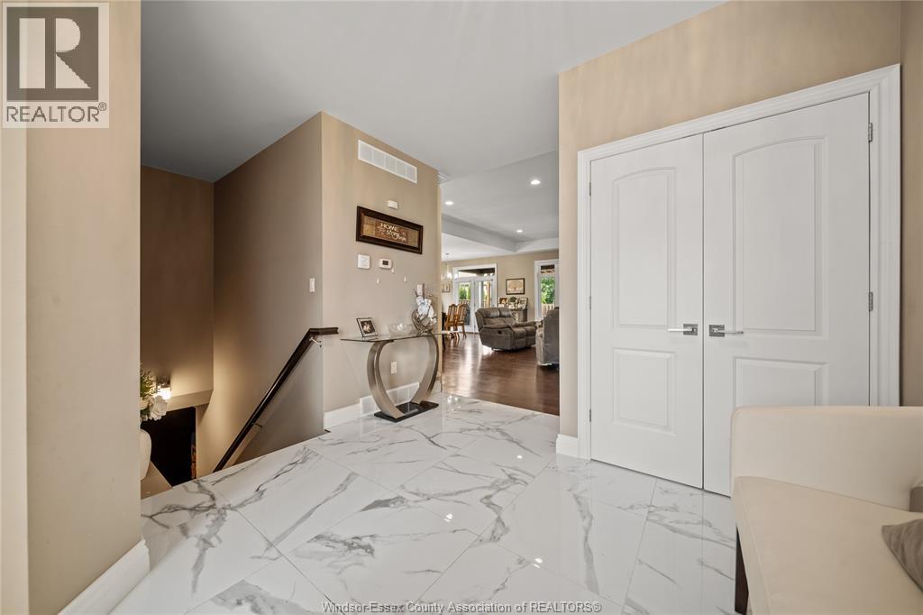 24 PEACHTREE LANE - 6