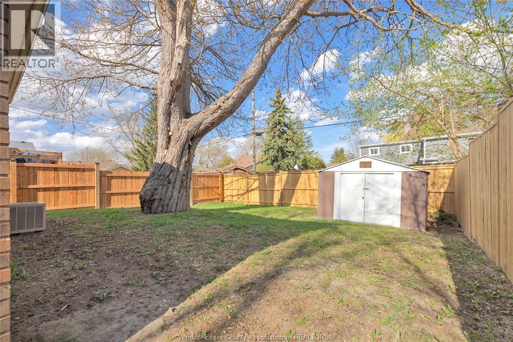 556 CLOVER, Windsor, Ontario, N8P1C6 — Photo 28