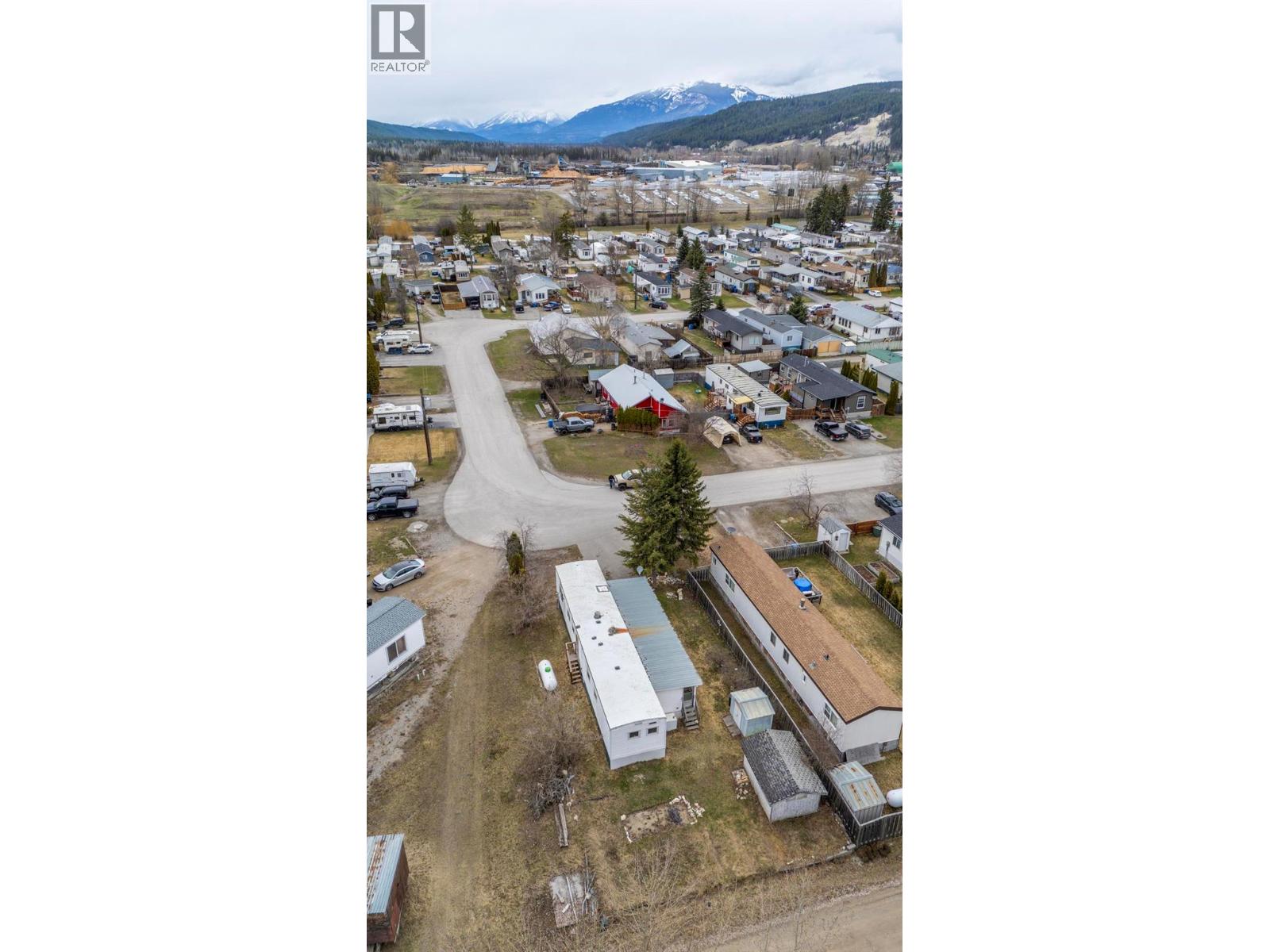 1029 KING CRESCENT - 28