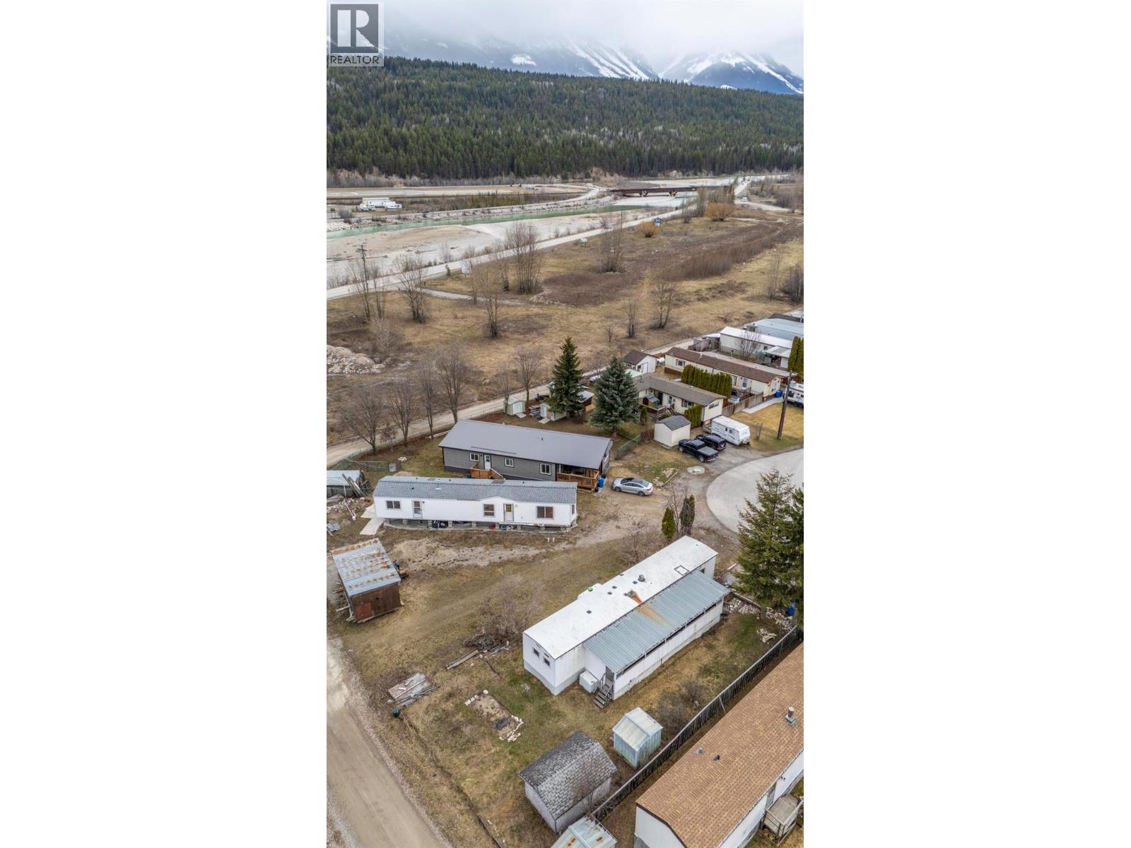 1029 KING CRESCENT - 30