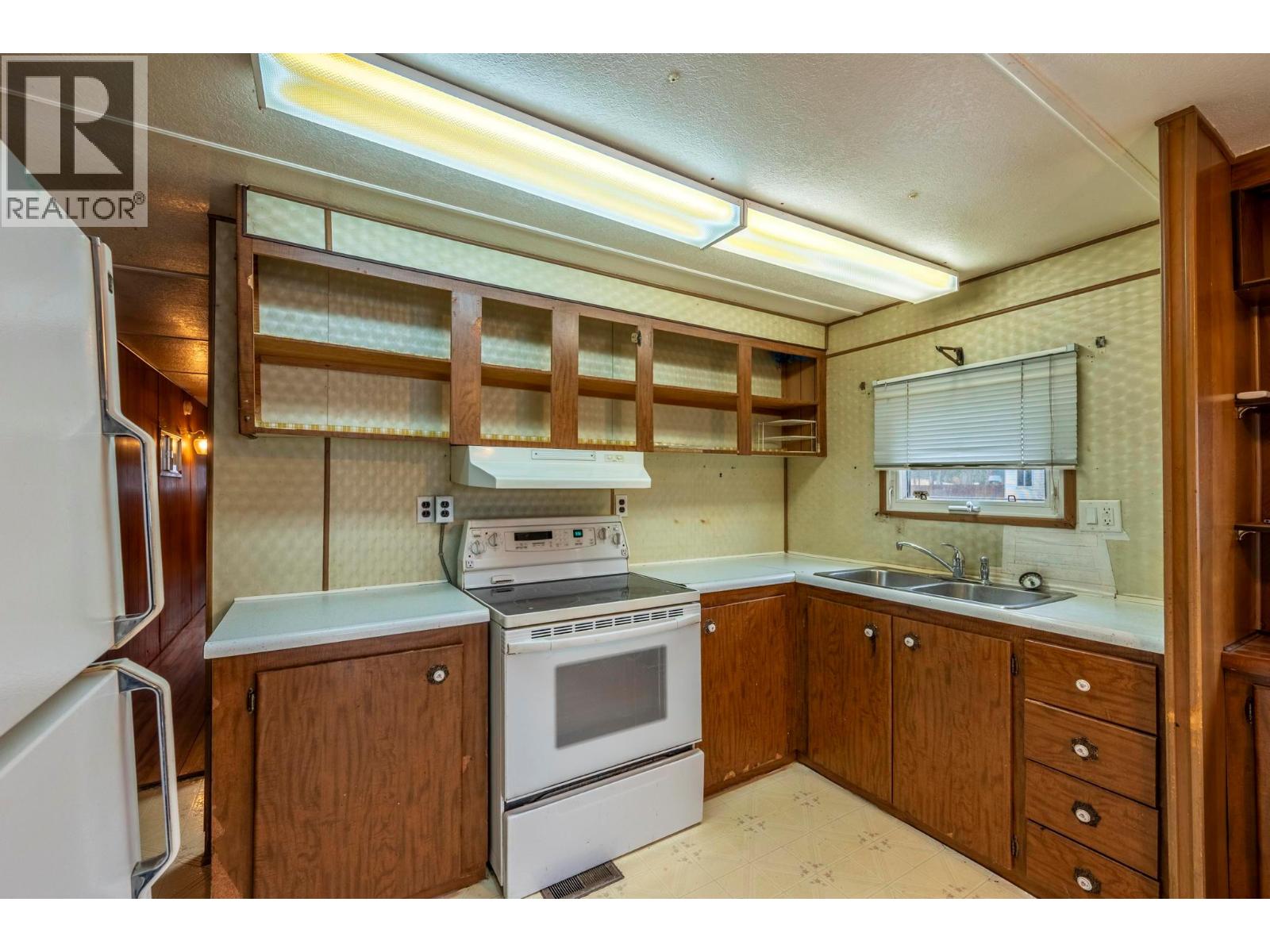 1029 KING CRESCENT - 5