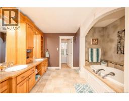 Family room - 12 Highgate Court, Riverview, NB E1B5T7 Photo 19