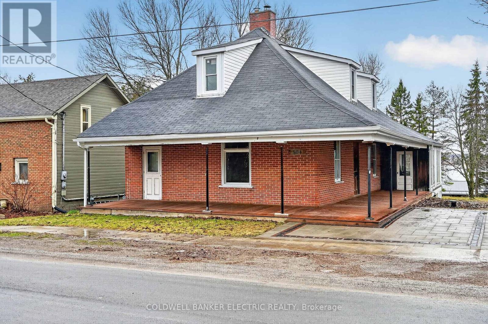 804 HUNTER STREET - 1