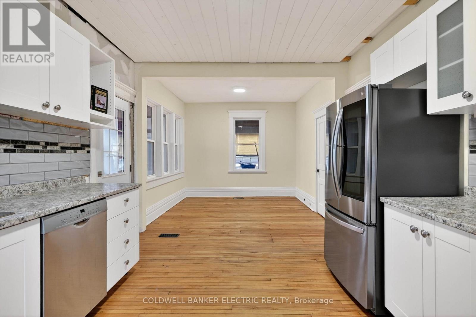 804 HUNTER STREET - 11
