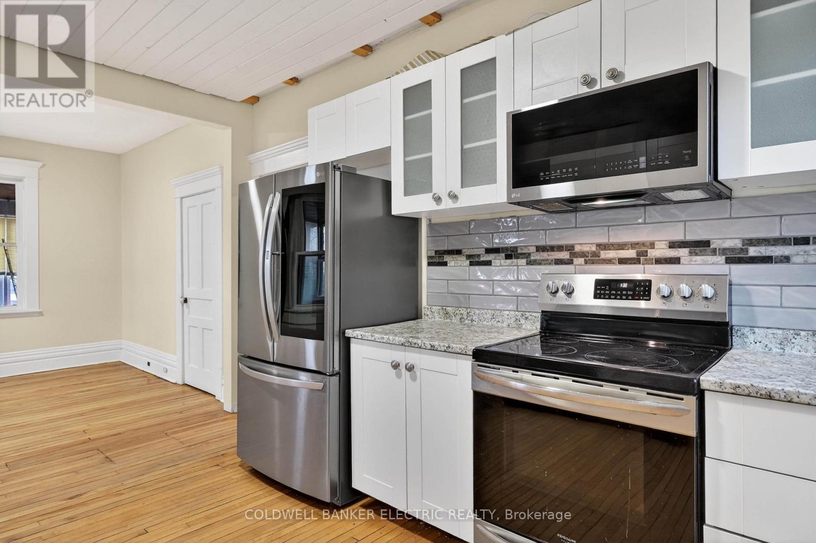 804 HUNTER STREET - 12