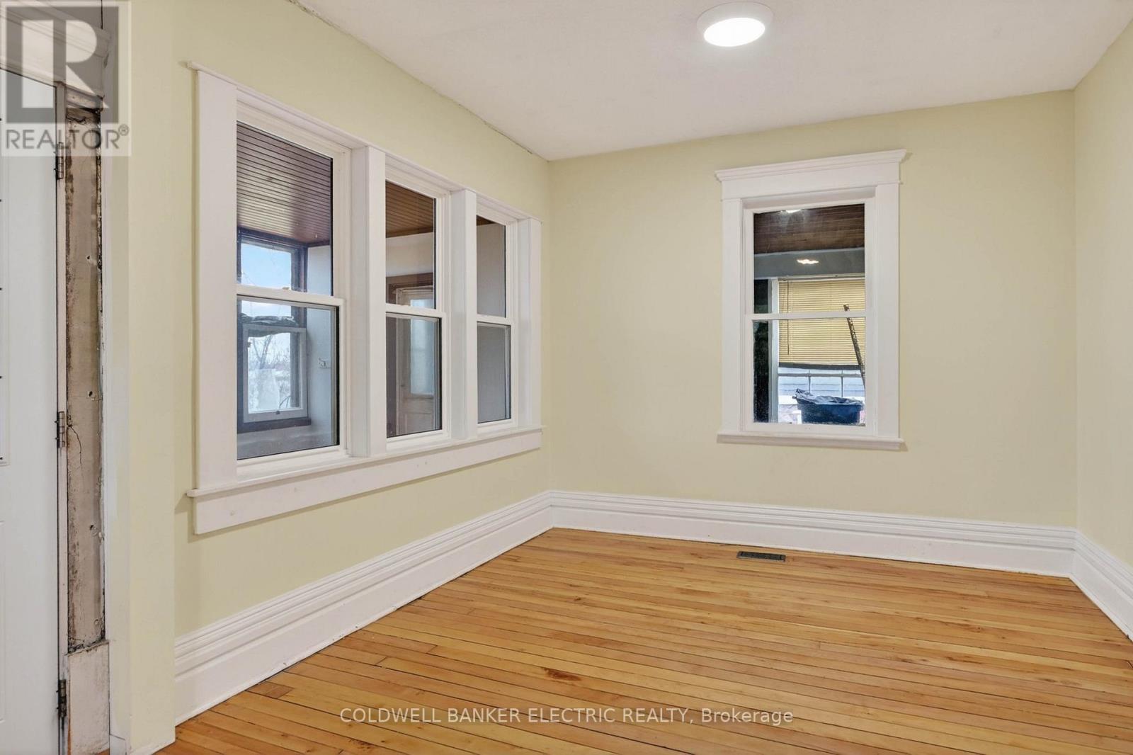 804 HUNTER STREET - 14