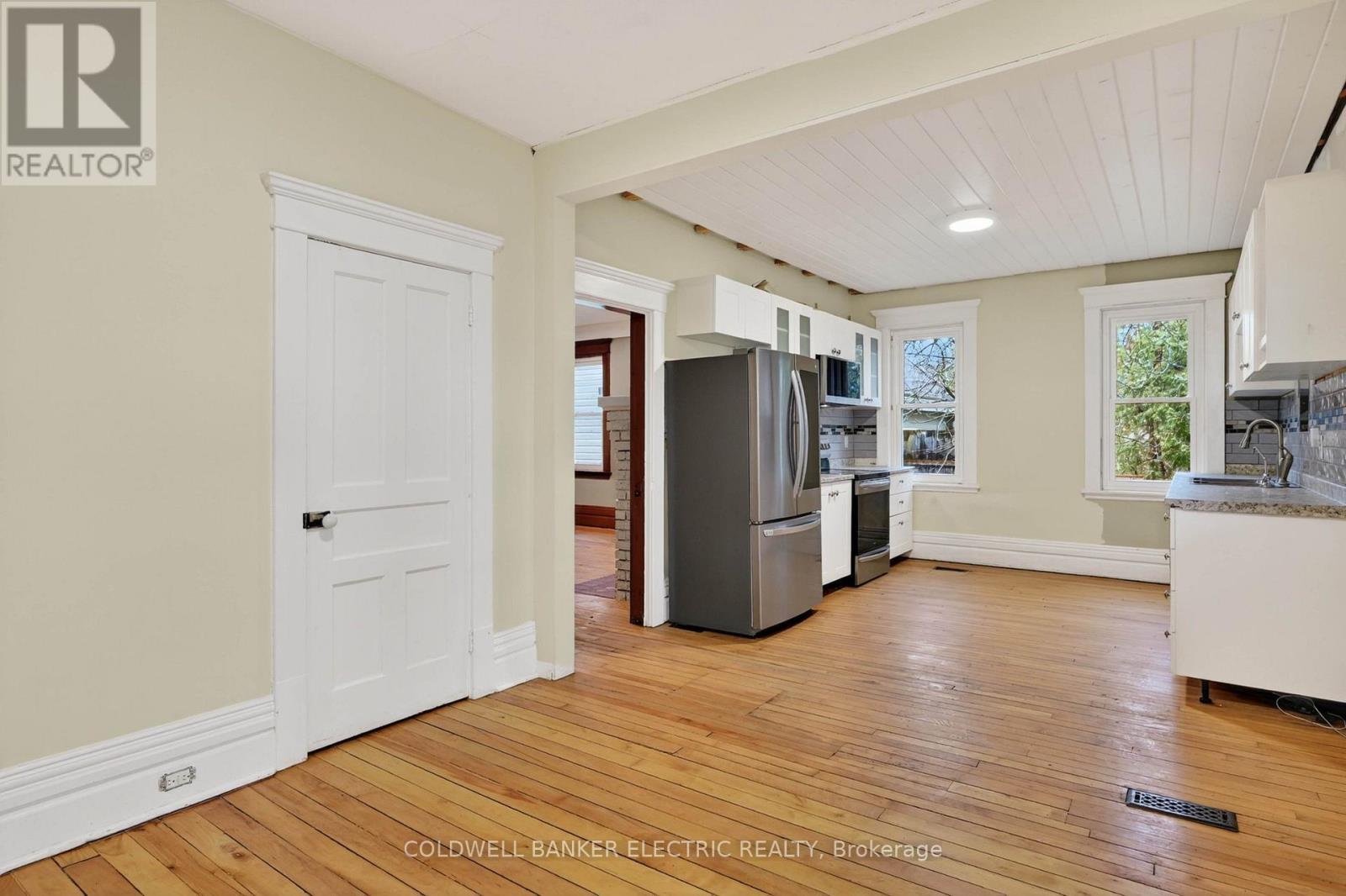 804 HUNTER STREET - 16